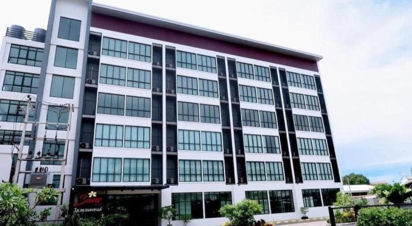 Sans Hotel Ratchaburi Buitenkant foto